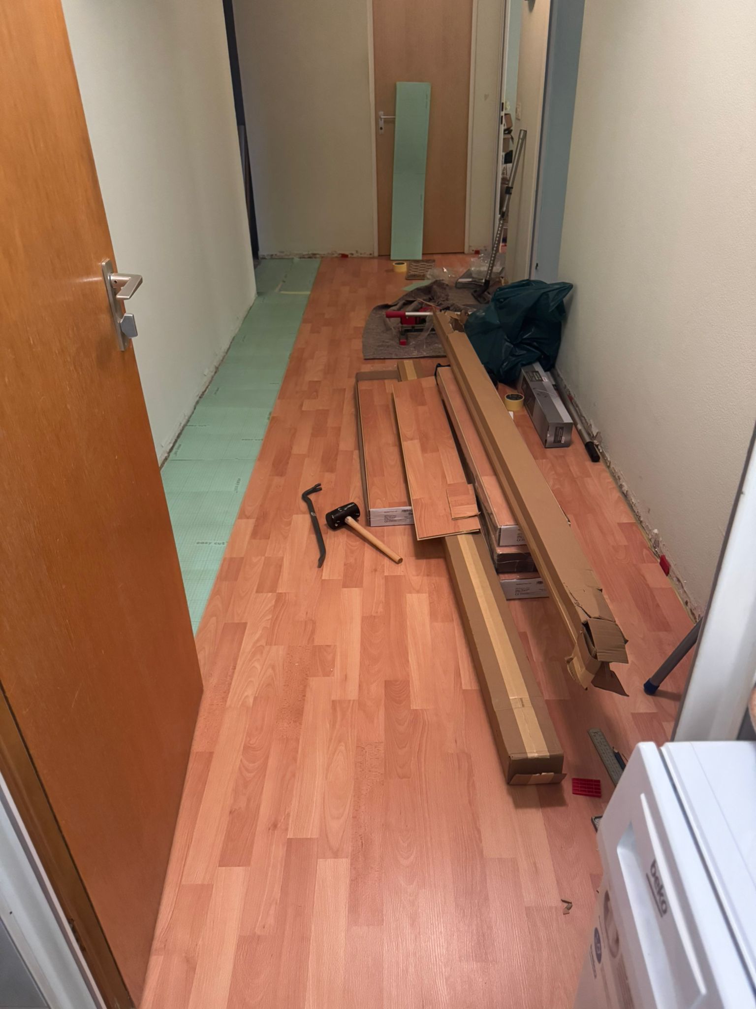 Laminat verlegen im Flur
